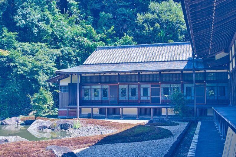 円覚寺の大方丈と庭園