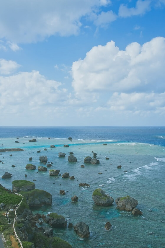 東平安名崎の灯台からみた東シナ海